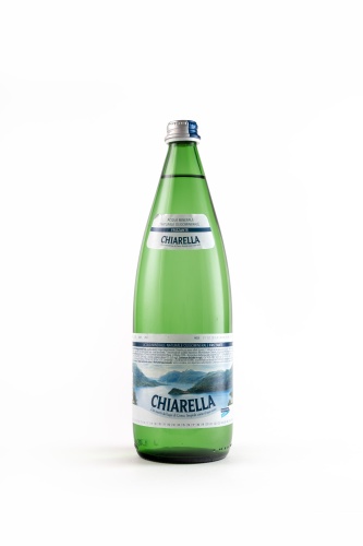 Вода Кьярелла в зеленой стеклянной бутылке газ 1л